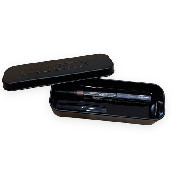 NUDESTIX MAGNETIC EYE COLOUR IN IMMORTAL - BNIB - Picture 3 of 3